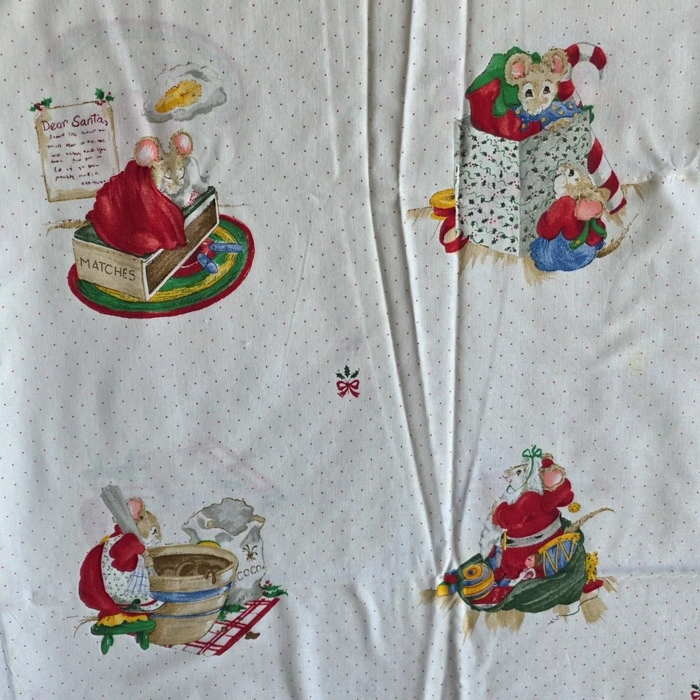 2 Yards Vintage Cranston Christmas Cotton Fabric Mistletoe Mice Picture Patches